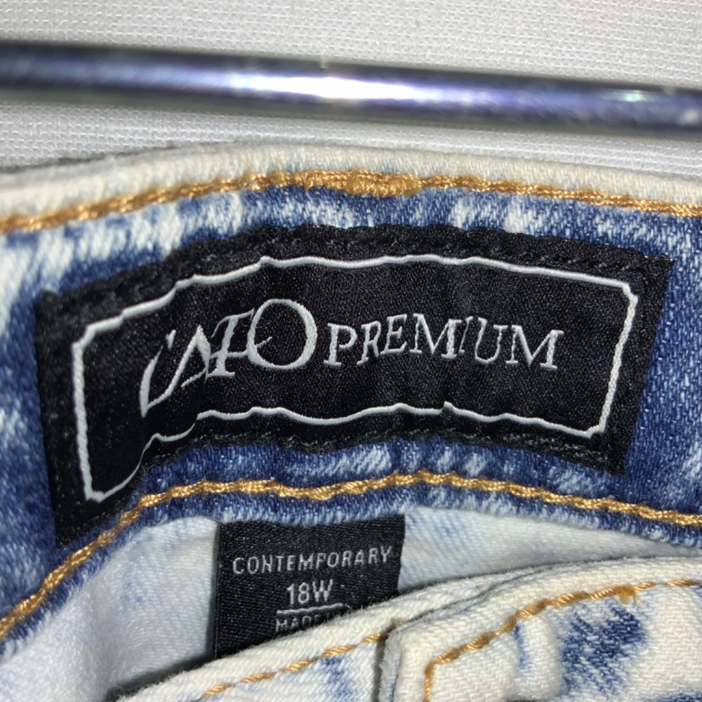 Cato contemporary sz 18W shorts acid wash bleached cutoff denim - Picture 3 of 5